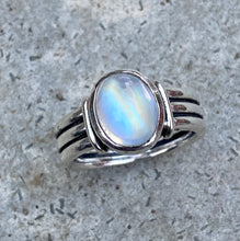 Load image into Gallery viewer, Moonstone Cloud Ring