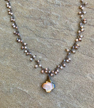 Load image into Gallery viewer, Abalone Clover Necklace