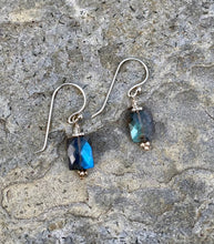 Load image into Gallery viewer, Labradorite Spark Earring